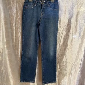Bandolino jeans SZ 6, GUC, wide leg, stretch Mandie classic fit, relaxed fit